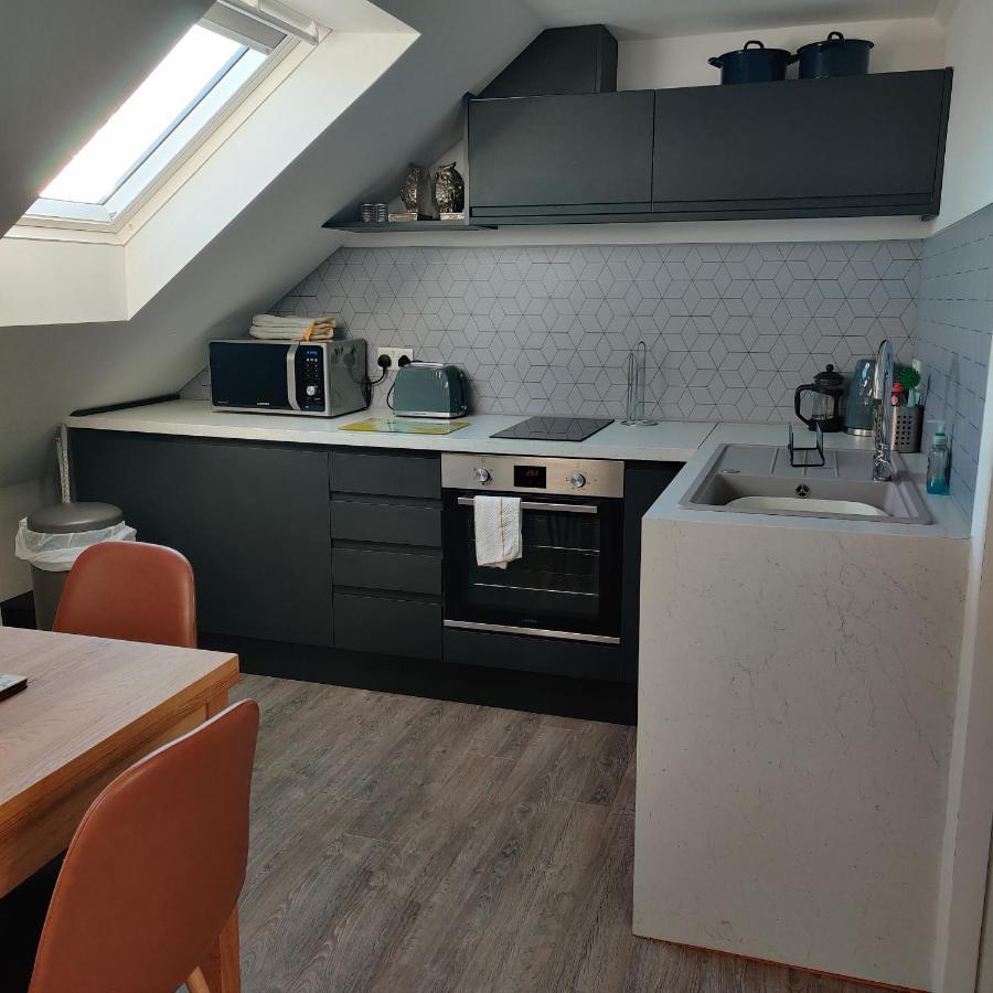 Delightful & Picturesque Modern Detached Apartment, Next To Chester Zoo, Near Park And Ride To City Centre Exterior photo