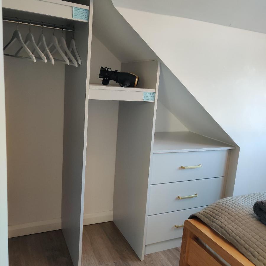 Delightful & Picturesque Modern Detached Apartment, Next To Chester Zoo, Near Park And Ride To City Centre Exterior photo